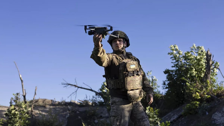 Soldado Ucraniano con Dron