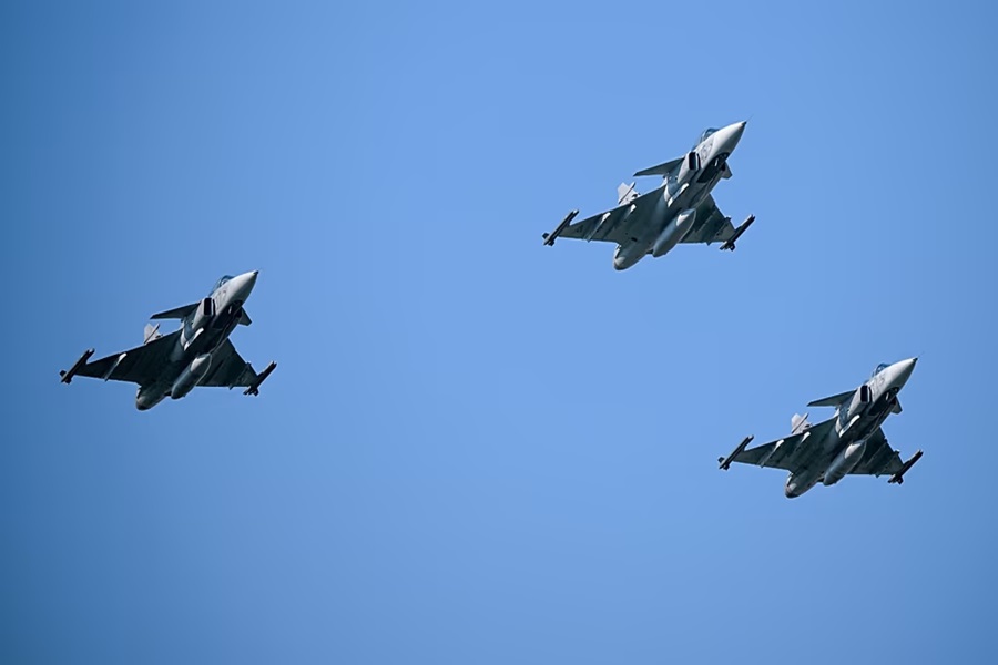 Tres cazas JAS 39 Gripen