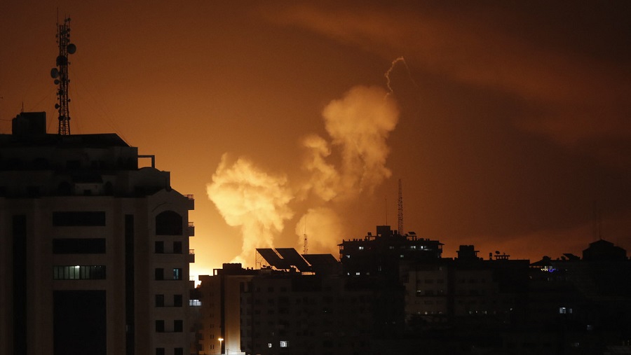Israel ataca Siria con artillería y por aire tras el lanzamiento de 6 cohetes