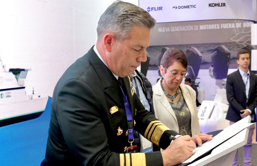 Firma del vicealmirante Juan Ricardo Rozo, segundo comandante de la Armada de Colombia.