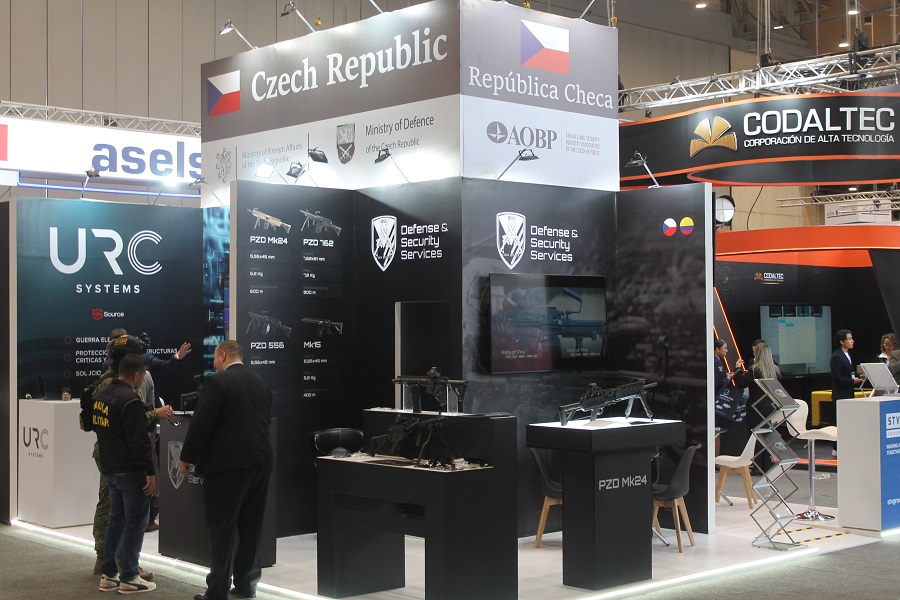 Foto Exclusiva de www.fuerzasmilitares.org - Pabellón país de Republica Checa