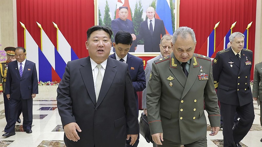 Corea del Norte luce su nuevo arsenal militar frente a Rusia y China