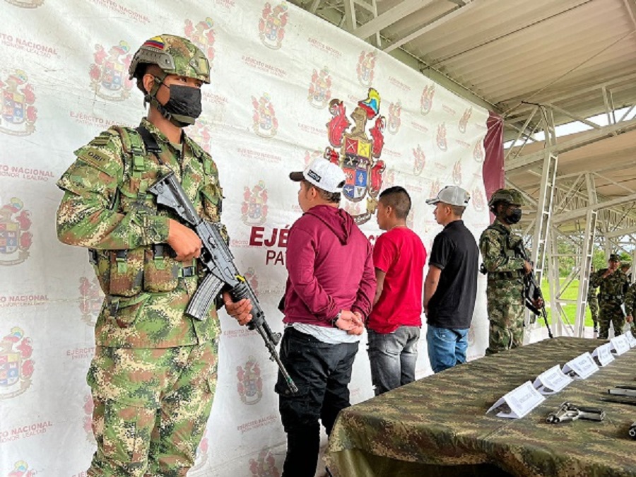 Dos capturas, tres sometidos a la justicia y dos muertos en desarrollo de operaciones militares dejó fuerte ofensiva contra el GAO-r Carlos Patiño