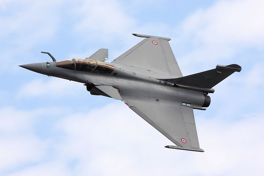 Colombia negocia compra de 16 aviones cazas franceses Rafale