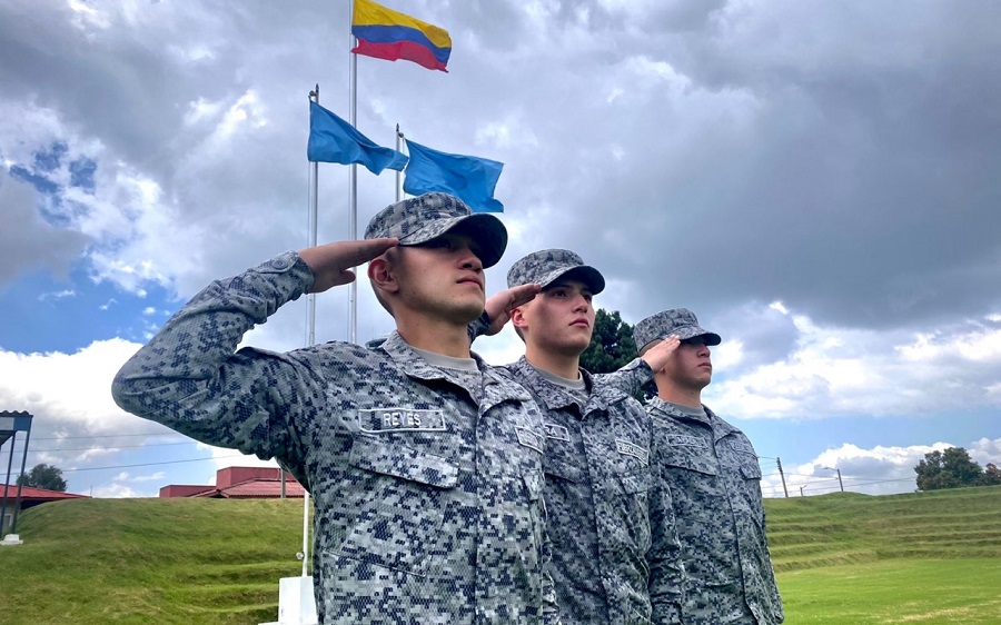 Nueva convocatoria para soldados bachilleres y regulares en la Fuerza Aérea Colombiana