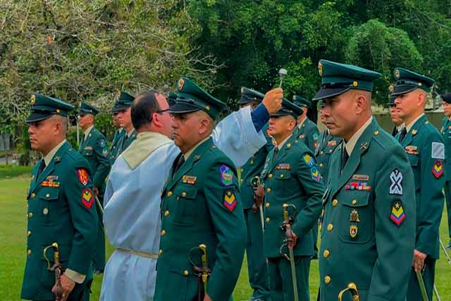 Suboficiales en Ceremonia Militar