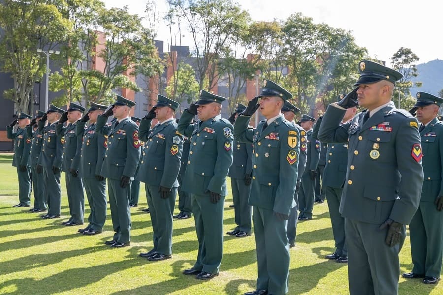 Suboficiales en Ceremonia Militar