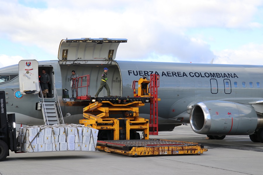 14 toneladas de ayuda humanitaria son transportadas hacia San Andrés por la Fuerza Aérea