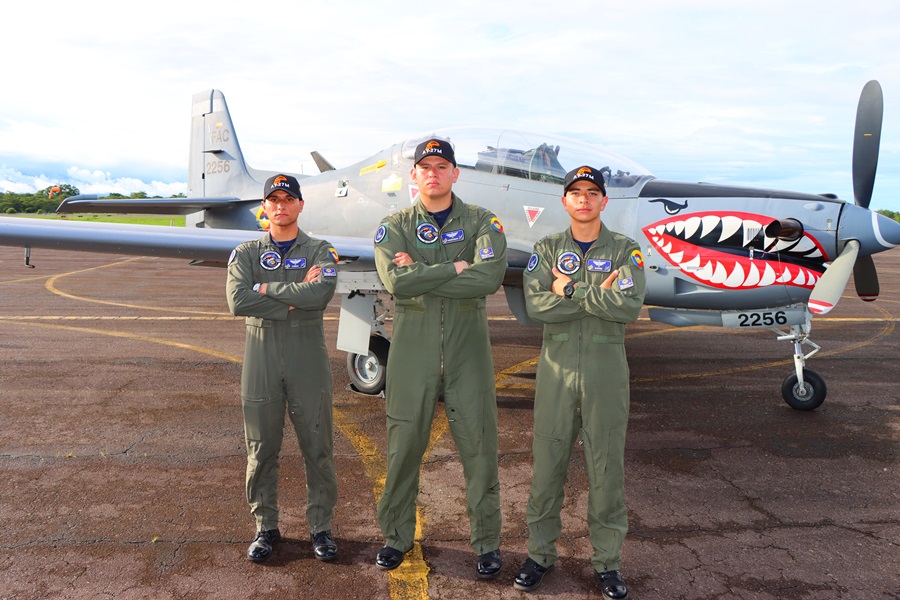 Oficiales de la Fuerza Aeroespacial Colombiana
